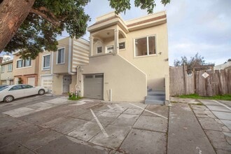 Building Photo - 222 Sadowa St