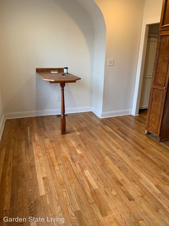 Building Photo - 4 br, 2 bath House - 306-308 Smith St