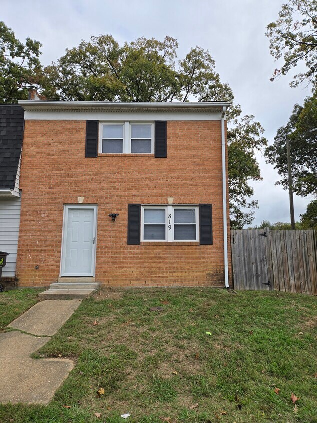 Primary Photo - 819 Anvil Rd