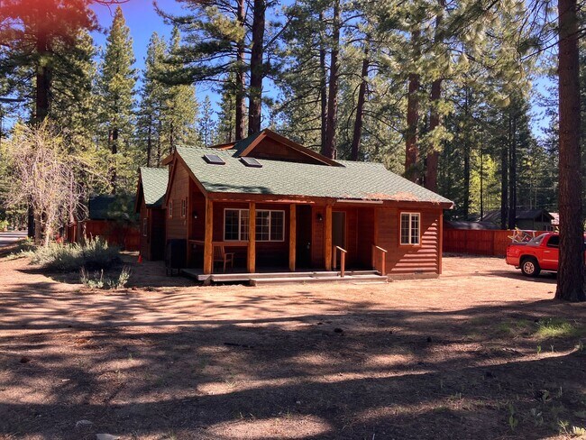 Foto del edificio - Classic Tahoe Knotty Pine Cabin newly remo...
