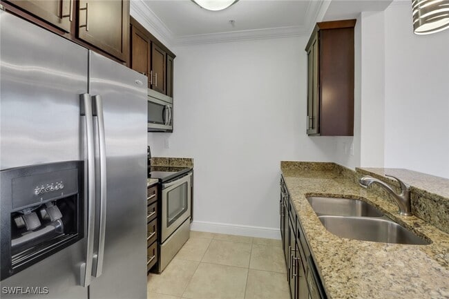 Building Photo - 23191 Fashion Dr