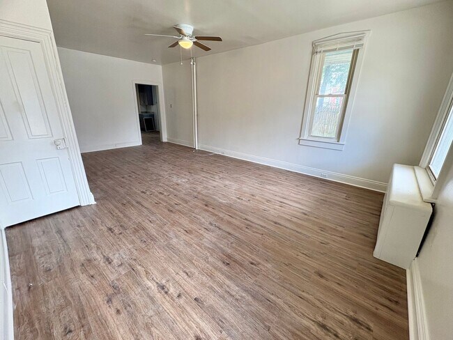 Foto del edificio - NWA - Owner Contribution Needed - 539 &amp; 541 S Market St