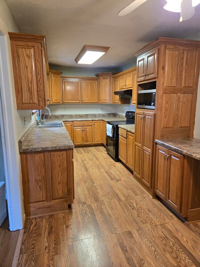 Kitchen - 143 County Road 244