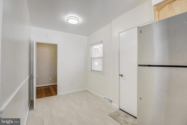 Foto del edificio - 5107 Bradley Blvd