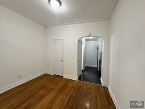 Building Photo - 156 E 85th St
