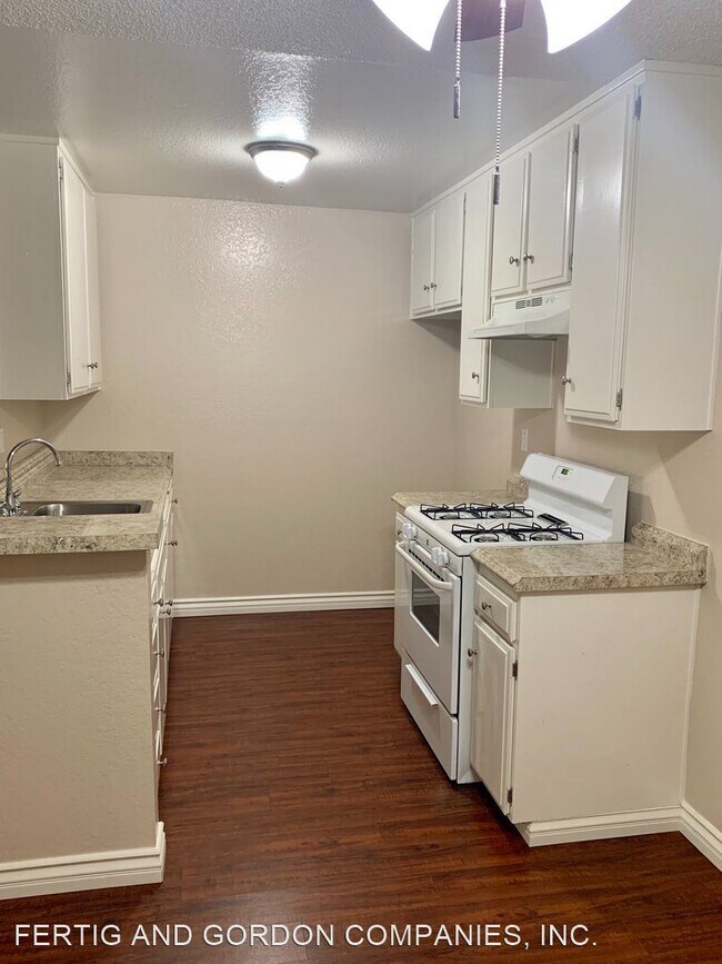 Building Photo - 5130-5140 N Glendora Ave