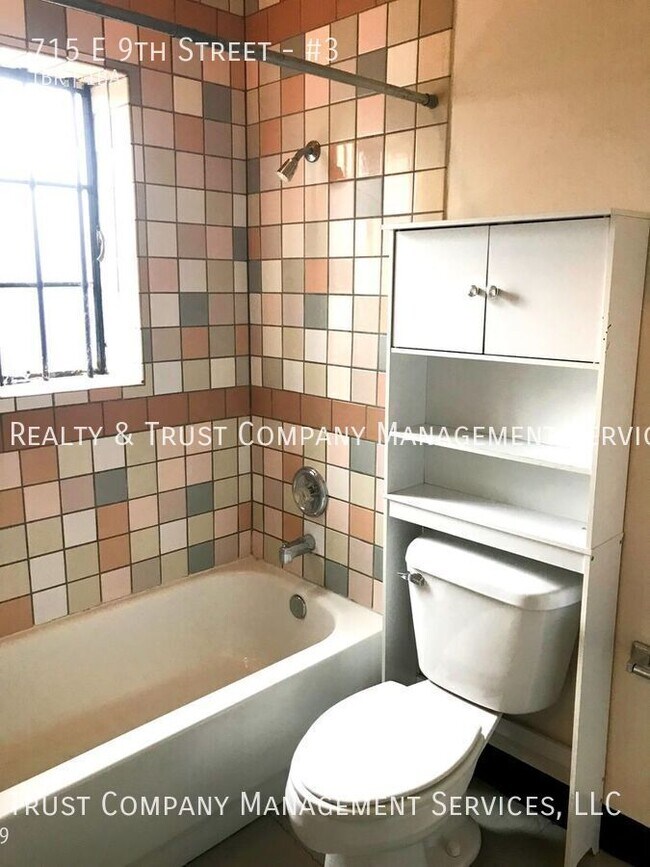 Foto del edificio - 715 E 9th St