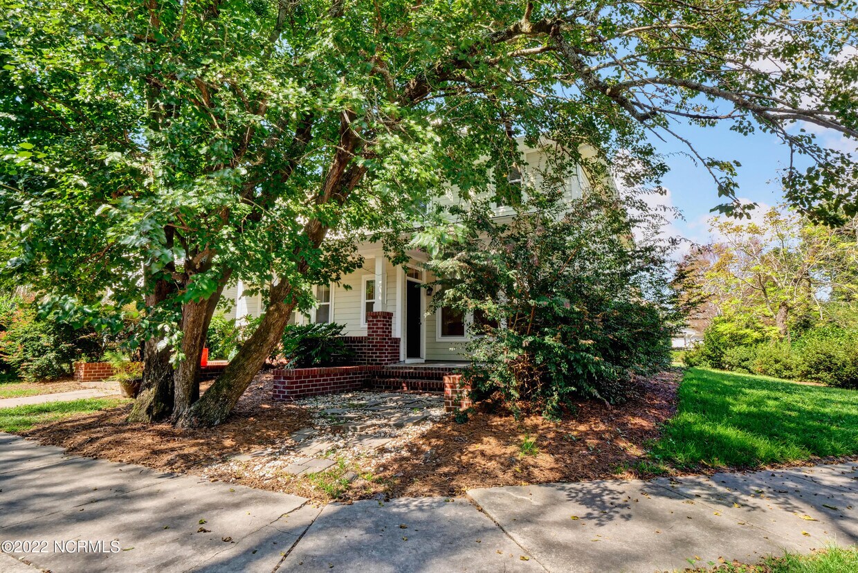 Foto principal - 131 Myrtle Ave