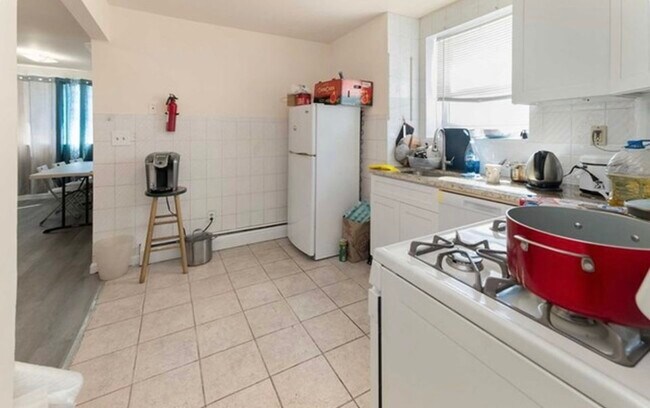 Building Photo - 530 Hamilton St