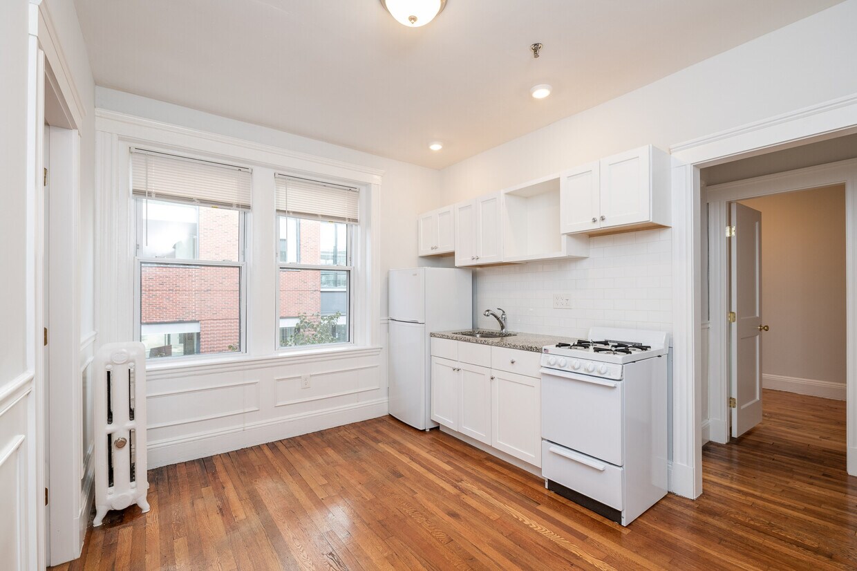 Primary Photo - 15 Worthington St