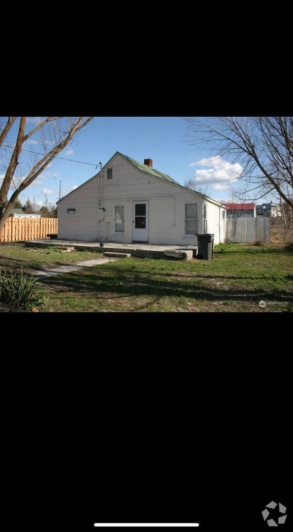 Building Photo - 115 N Main St