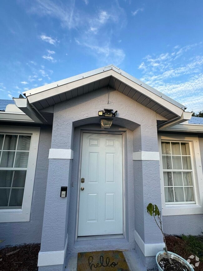 Building Photo - 1661 SW Cameo Blvd