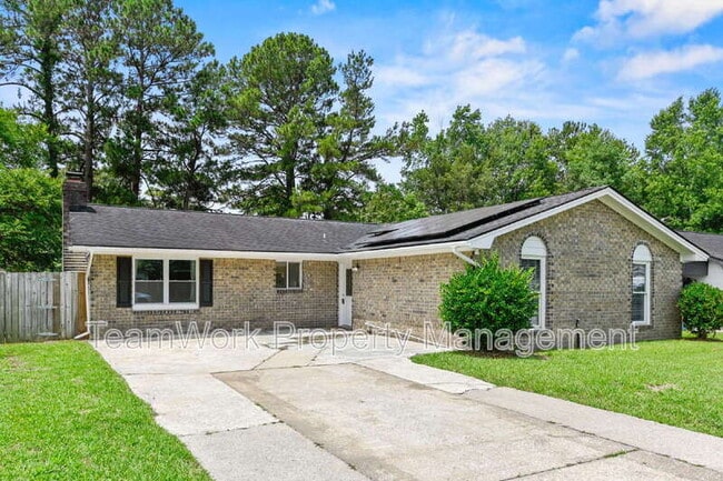 Building Photo - 313 Clearwater Dr