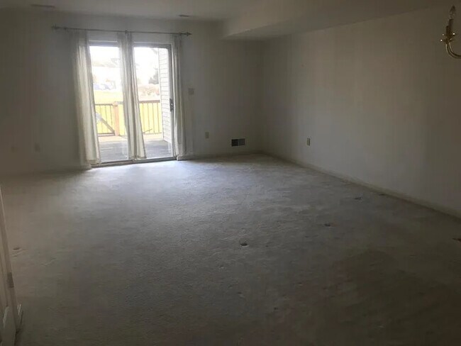 Foto del edificio - 152 Melrose Ln
