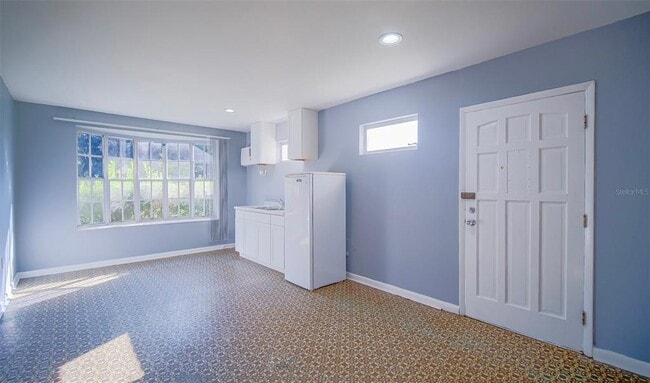 Building Photo - 1501 NE 57th St
