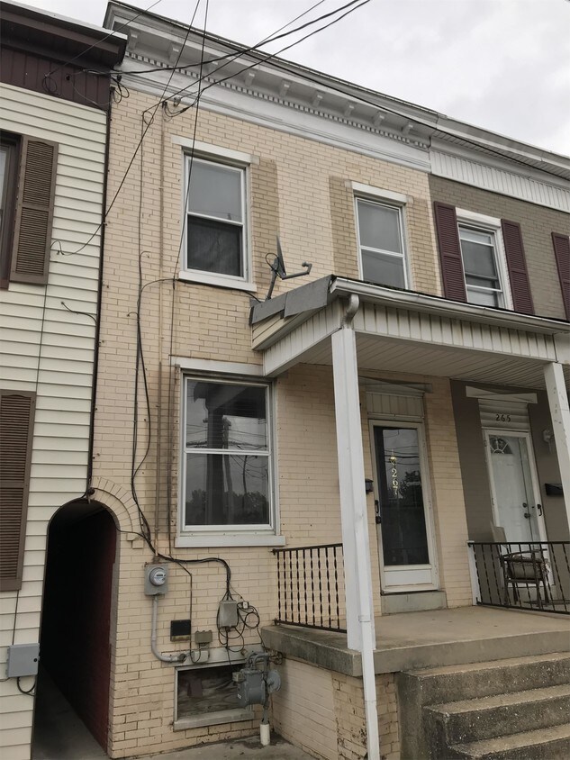 Primary Photo - 267 N Sherman St