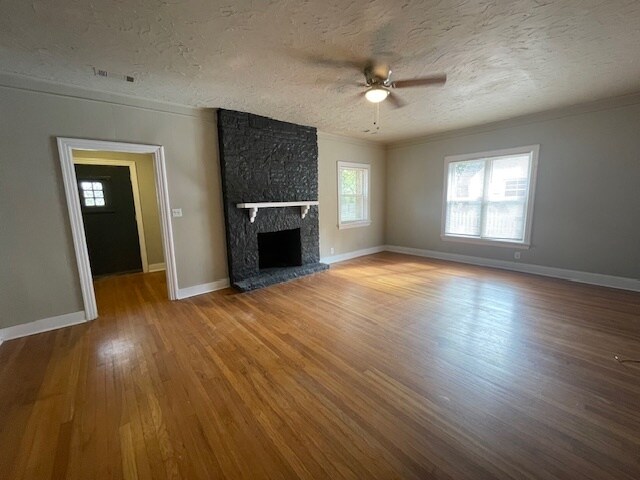 Building Photo - 2204 S Greenwood Ave