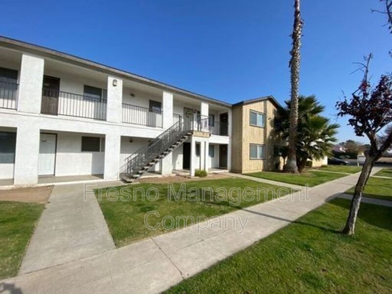 5163 E Hedges Ave, Fresno, CA 93727 Condo for Rent in Fresno, CA