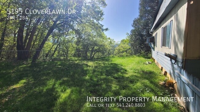 Foto del edificio - 5195 Cloverlawn Dr