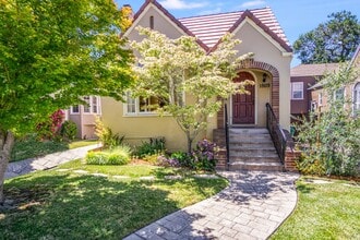 Building Photo - 1809 Versailles Ave