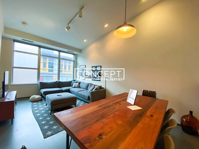 Building Photo - 160 E Berkeley St