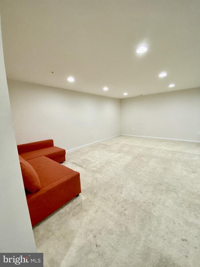 Foto del edificio - 3205 Clear Spring Dr