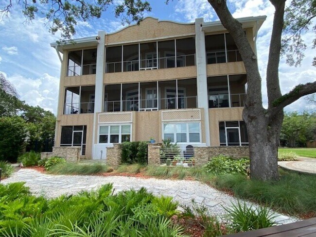 Foto del edificio - 1616 River Rd