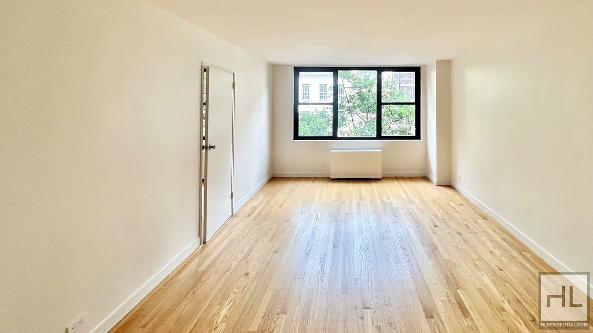 Primary Photo - EAST 49 STREET