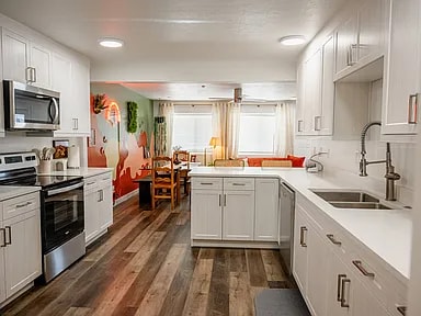 Foto del edificio - 380 Utah Ave