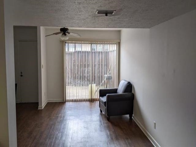 Foto del edificio - 403 Westwood Dr