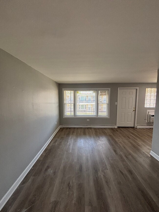 Building Photo - 2109-2123 W 119th St