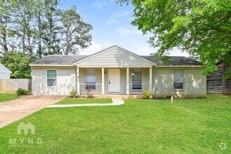 Building Photo - 2890 Briarwood Dr