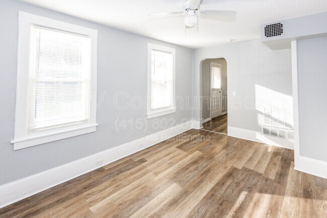 Foto del edificio - 3132 W 33rd St