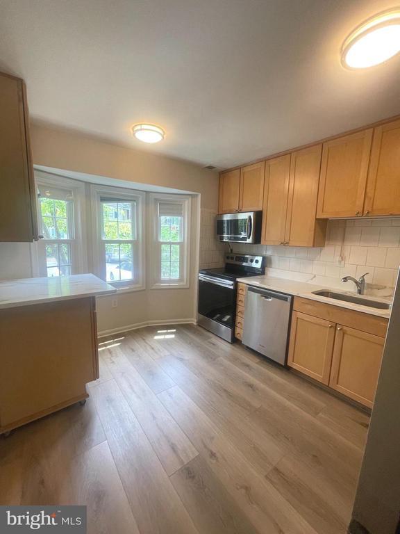Foto del edificio - 9856 Oakdale Woods Ct