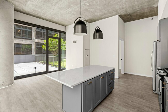 Foto del edificio - 196 W Huron St