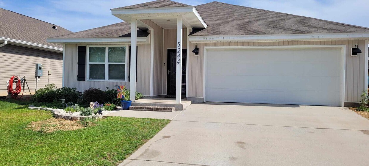 Building Photo - 5244 Peach Dr