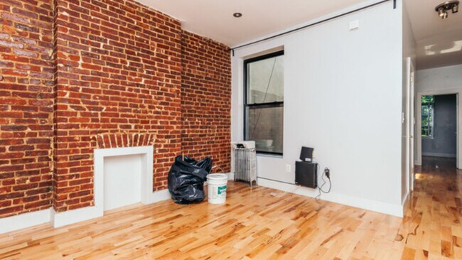 Building Photo - 765 Macdonough St