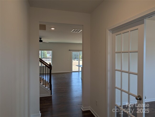 Building Photo - 10731 Claystone Dr