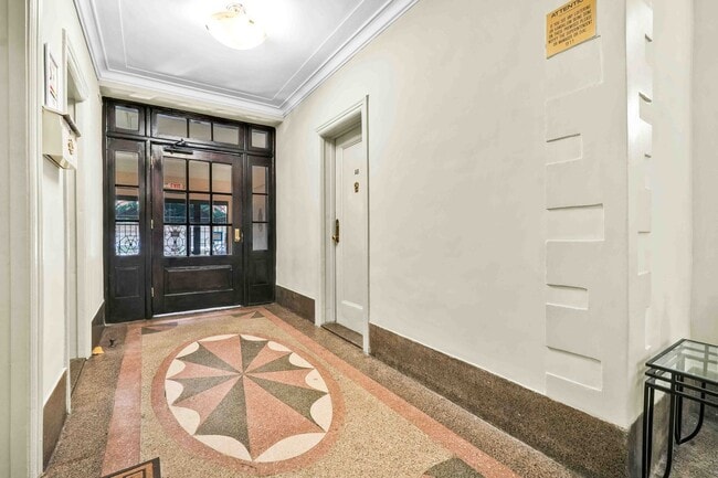 Building Photo - Classic & Charming Studio Plus in Park Slope