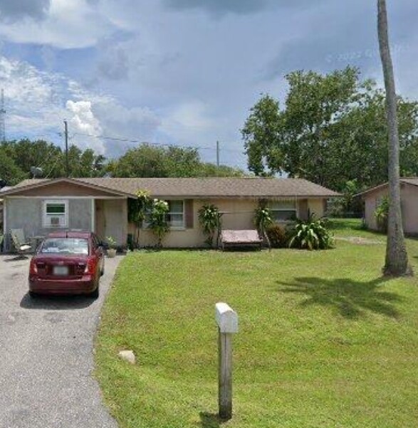Foto principal - 8289 Pelican Rd