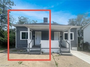 Building Photo - 118 Logan Ave