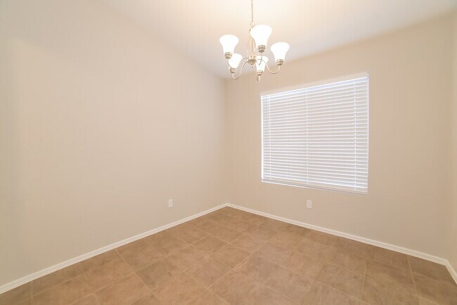 Building Photo - 12557 W Mandalay Ln
