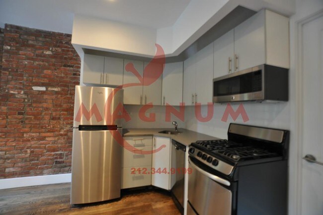 Building Photo - 247 E 39th St