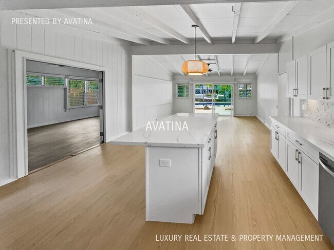 Foto del edificio - Video! On Enchanted Lake with a Dock & Pool!