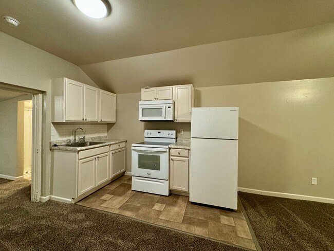Building Photo - One bedroom Home near Kellogg!