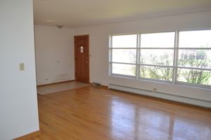 Foto del edificio - 540 W Division St