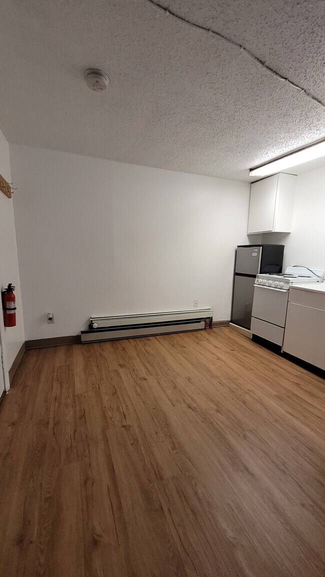 Foto del edificio - 1128 Hess Ave