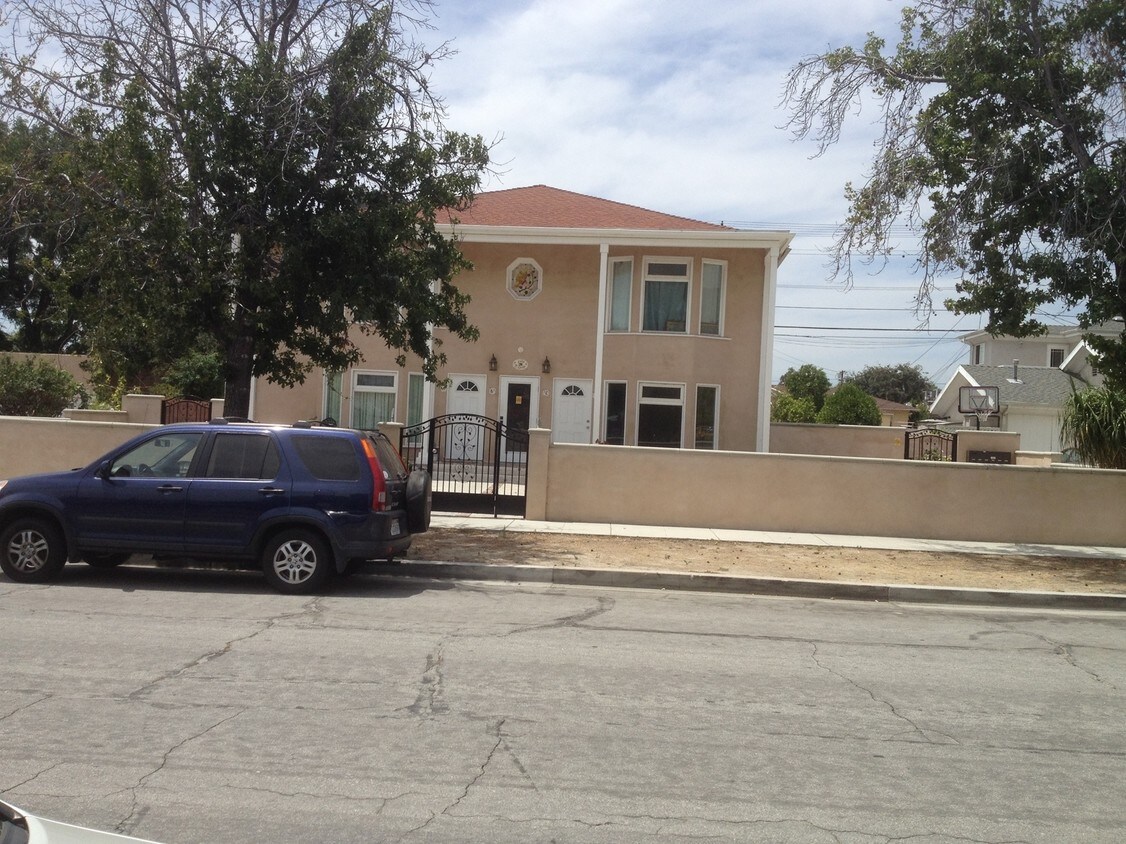 Primary Photo - 2409 N Lincoln St