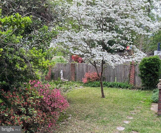 Foto del edificio - 8904 Grant St