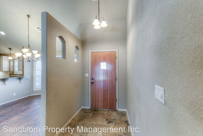 Building Photo - 3 br, 2 bath House - 301 East Wichita Street